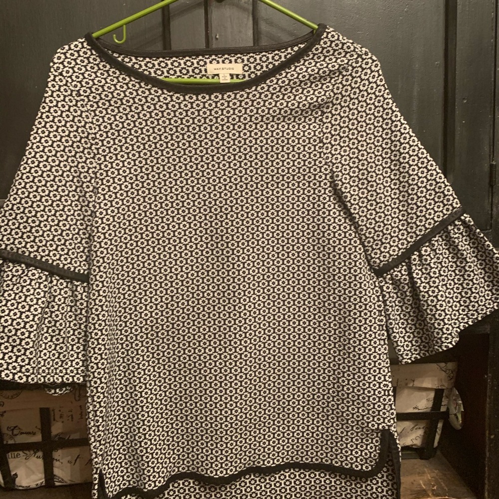 3/4 length sleeved top